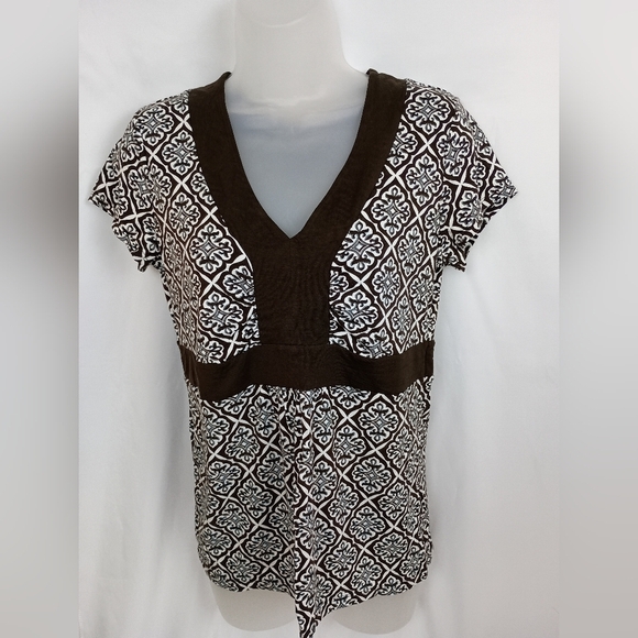 2/$30 Ann Taylor Black and White Fitted Damask Pattern Top(#1,384) - Picture 1 of 9